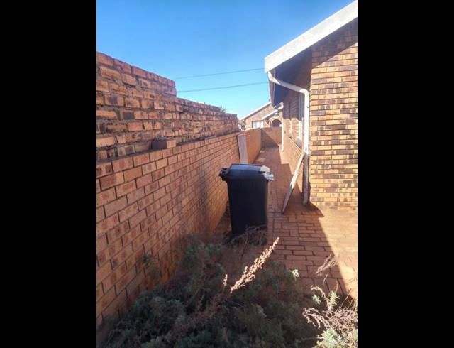 3 BEDROOM HOUSE FOR SALE IN LENASIA SOUTH